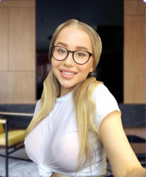 Emilly - escort review from Istanbul, Turkey